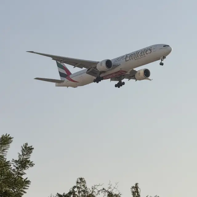 The plane spotters whatsapp Channel